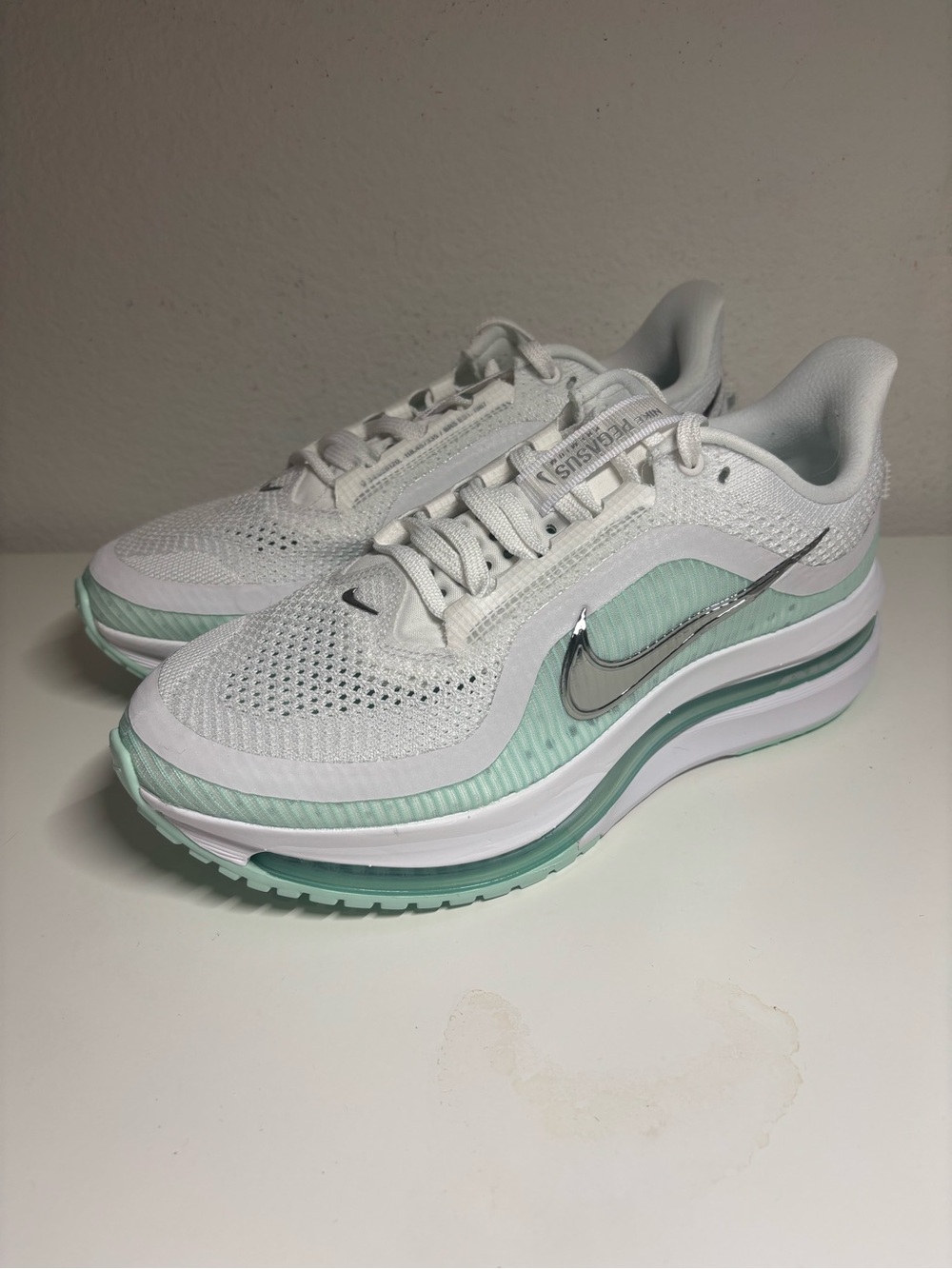 NEW NIKE Pegasus Premium White Mint Foam Womens Size 8.5